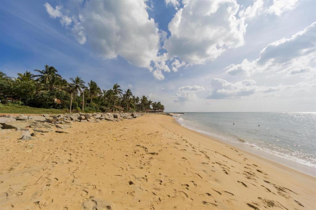 Araliya Blue Beach View Hotel Kudapaduwa Exterior foto