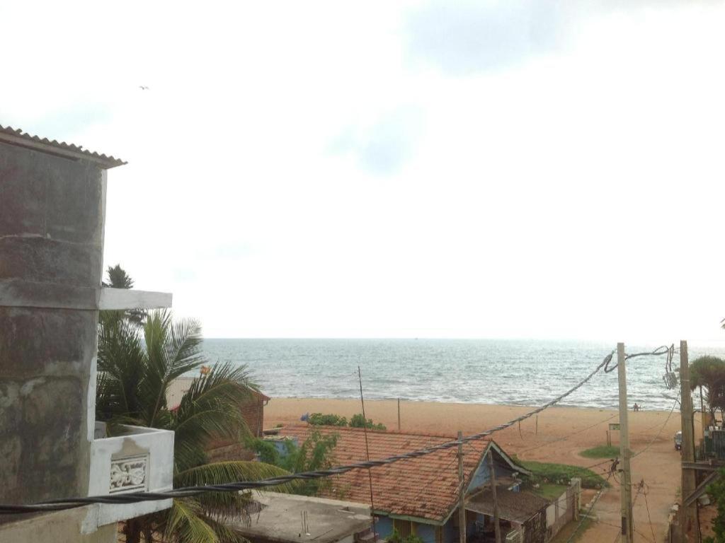 Araliya Blue Beach View Hotel Kudapaduwa Exterior foto