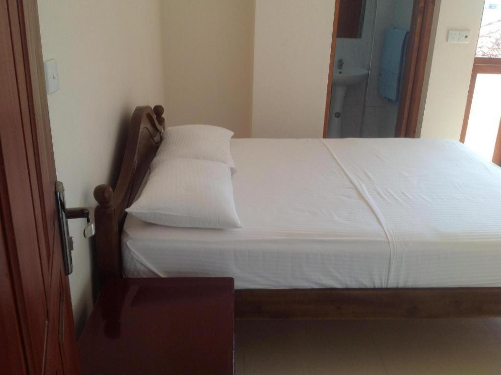 Araliya Blue Beach View Hotel Kudapaduwa Exterior foto