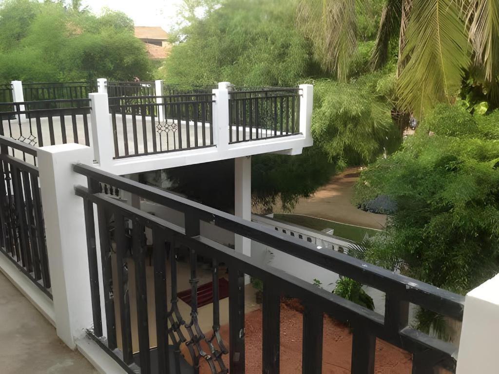Araliya Blue Beach View Hotel Kudapaduwa Exterior foto